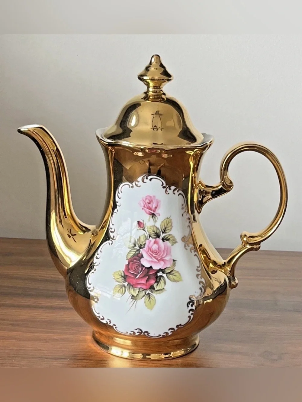 Handarbeit 22k gold Rose Teapot and 2 Demitasse Cups and Saucers Bavaria